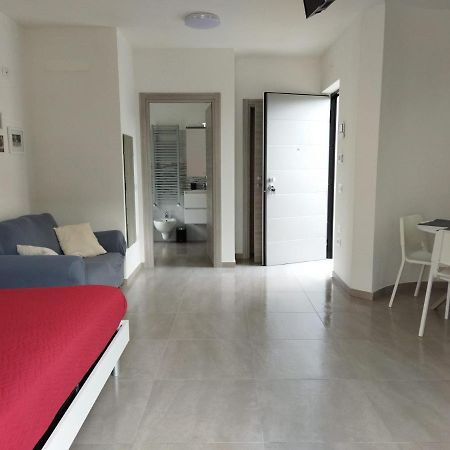 Riva'S Slim House 2 Apartman Kültér fotó